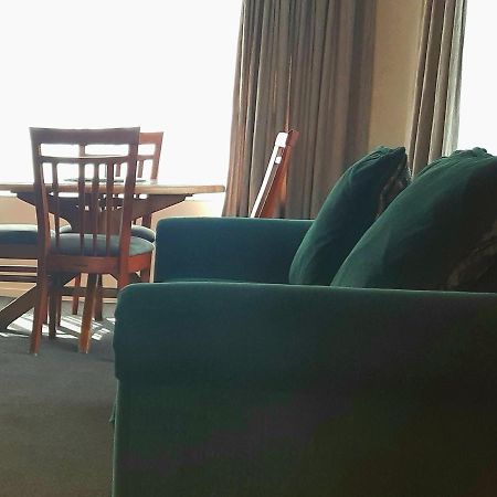 Aaron Court Motel Тимару Экстерьер фото